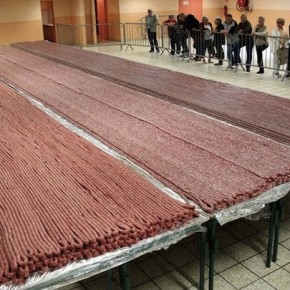 Самая длинная колбаса в мире